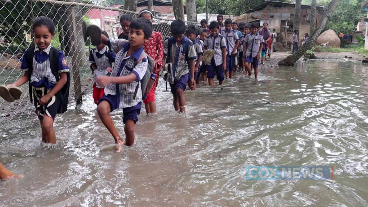 ৩৪ সরকারি বিদ্যালয়ের যাতায়াতের পথ যেন মরণফাঁদ