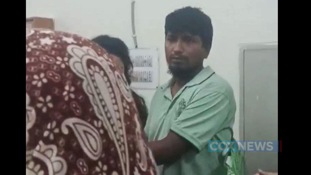 খুবিতে ছাত্রীদের ওয়াশরুমে গোপনে ভিডিও ধারণের অভিযোগ, ক্যান্টিনকর্মী আটক