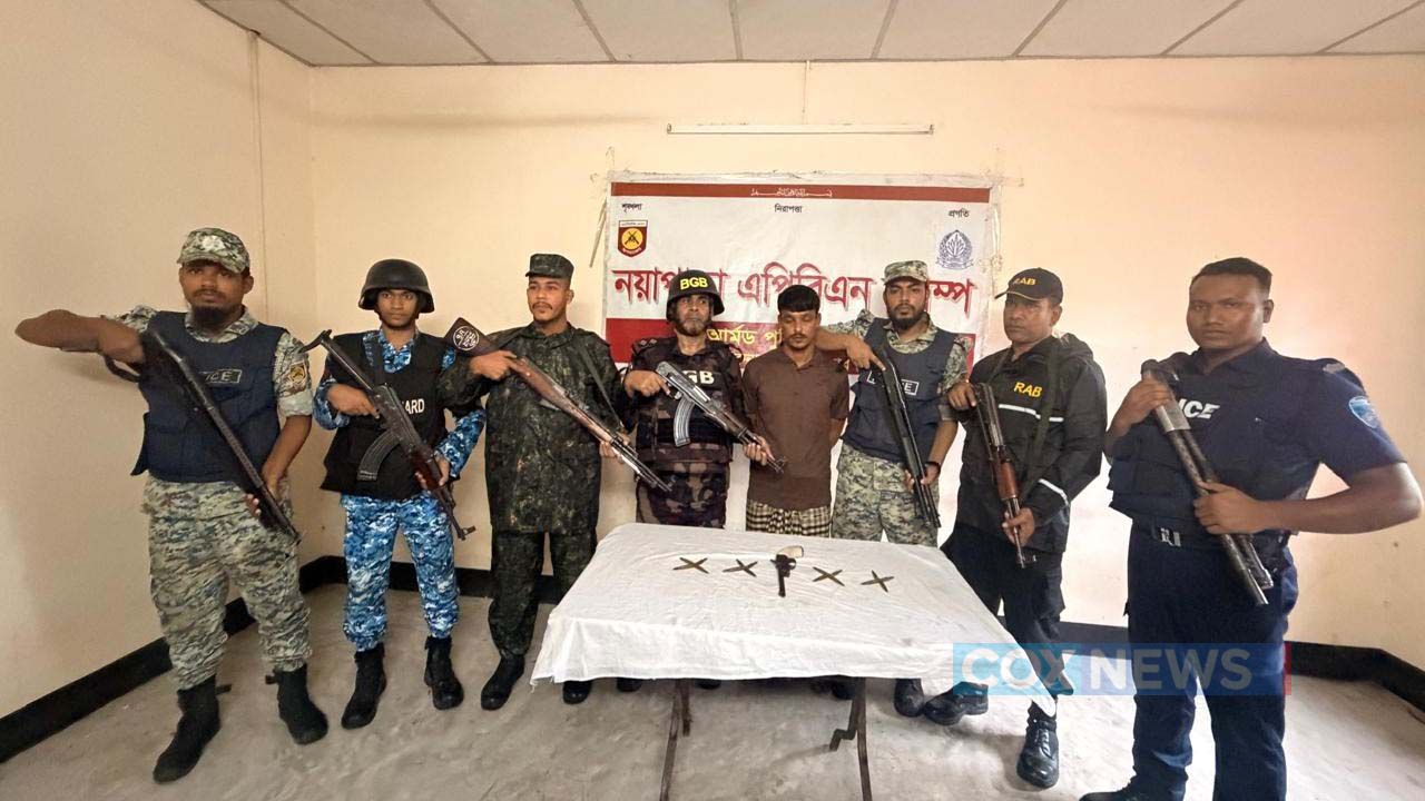 টেকনাফে নোয়াপাড়া রোহিঙ্গা ক্যাম্পে বিজিবি ও অন্যান্য বাহিনীর যৌথ অভিযান