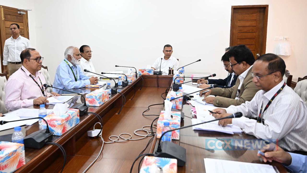 বাংলাদেশ সচিবালয়ের মন্ত্রিপরিষদ বিভাগে ভূমিকম্প-পরবর্তী জরুরি সাড়া ও সরকারের সার্বিক প্রস্তুতি জোরদার করা নিয়ে আলোচনা