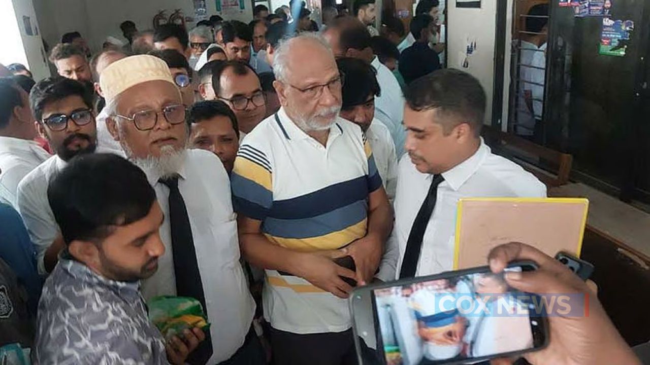 ট্রাইব্যুনালে হাজির হয়েছে লতিফ সিদ্দিকীকে