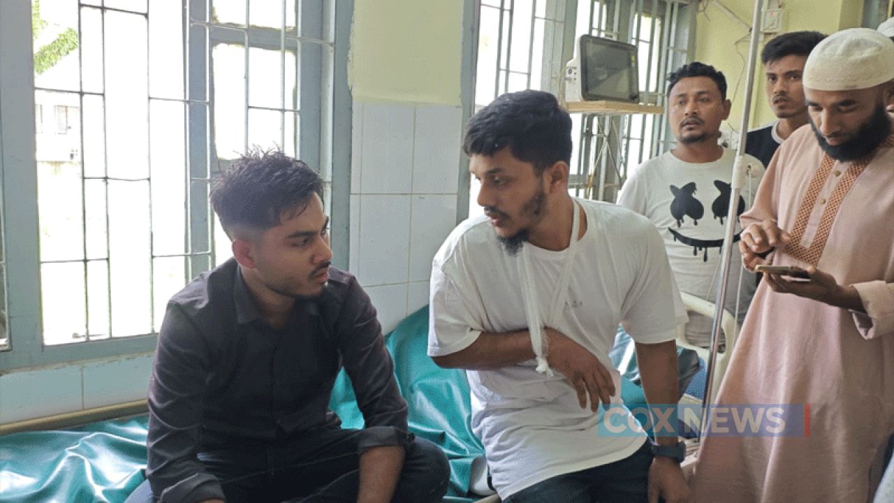 টেকনাফে বাস থামিয়ে বিকাশ কর্মীদের ৫৭ লাখ টাকা লুট