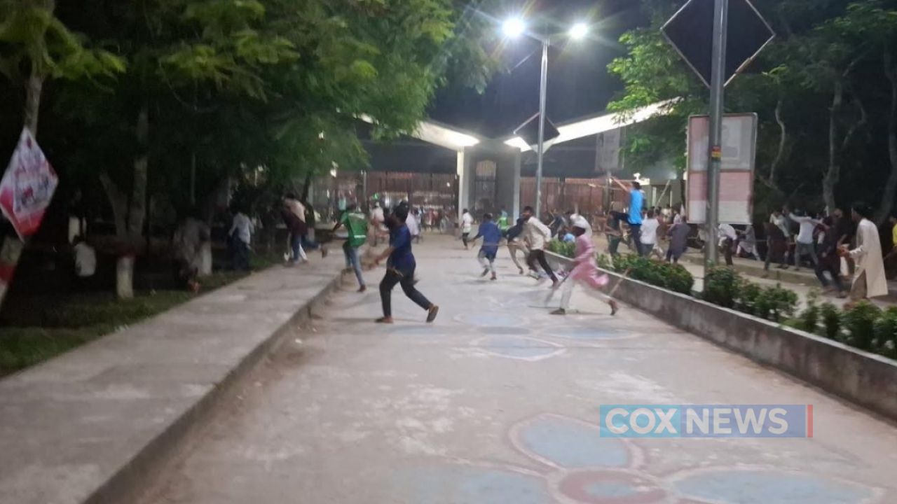 বেগম রোকেয়া বিশ্ববিদ্যালয়ে ছাত্রদল-শিবির সংঘর্ষ, আহত অন্তত ২০