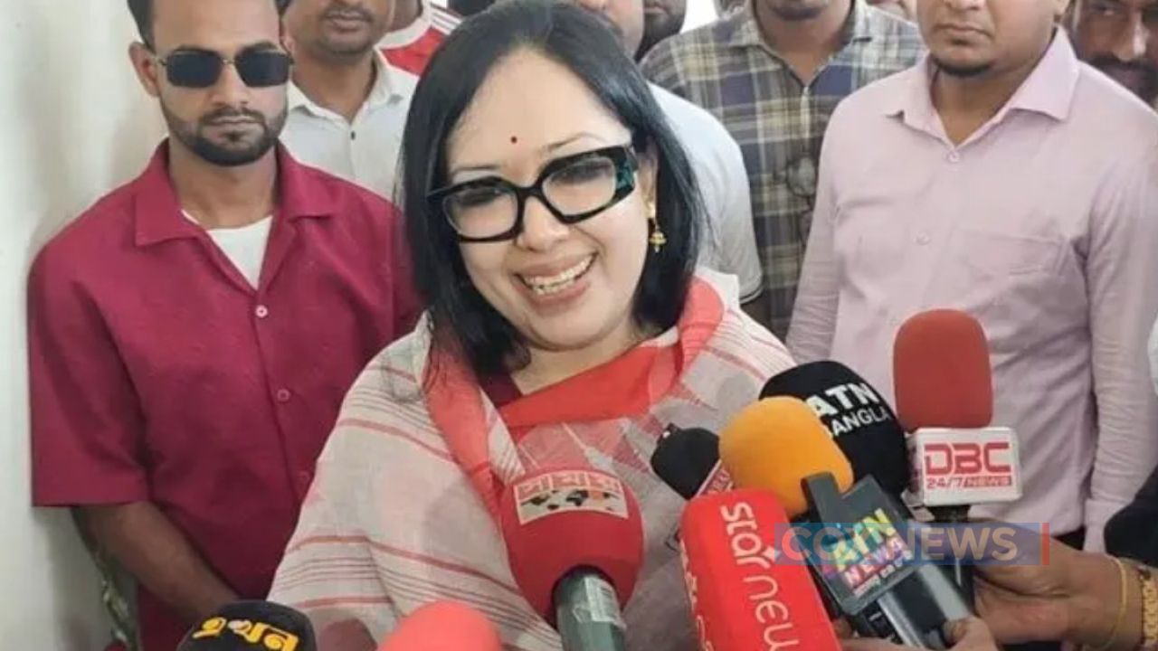 শেখ হাসিনার বক্তব্য প্রচারে নিষেধাজ্ঞার যৌক্তিকতা নিয়ে রুমিন ফারহানার প্রশ্ন