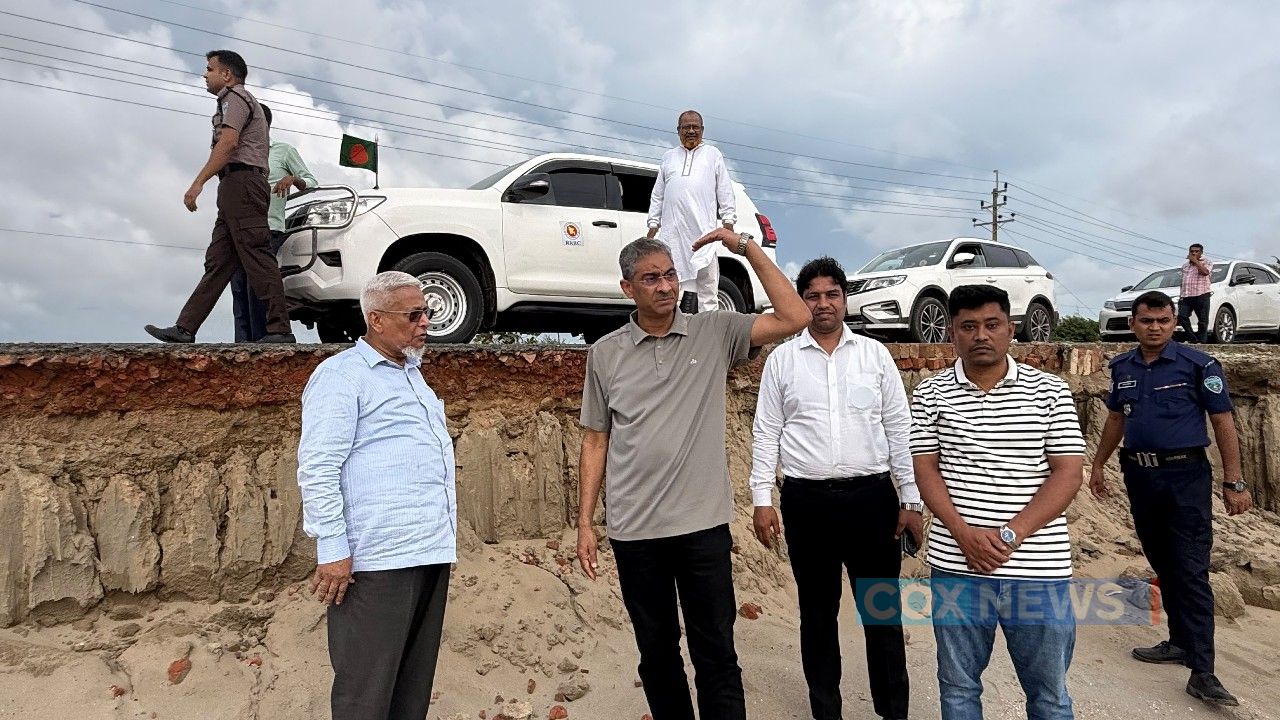 মেরিন ড্রাইভের ভাঙ্গন পরিদর্শনে পানিসম্পদ মন্ত্রী এ্যানি